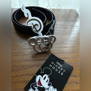 NWT Belt Women’s Medium Disney Mickey Mouse Buckle Black